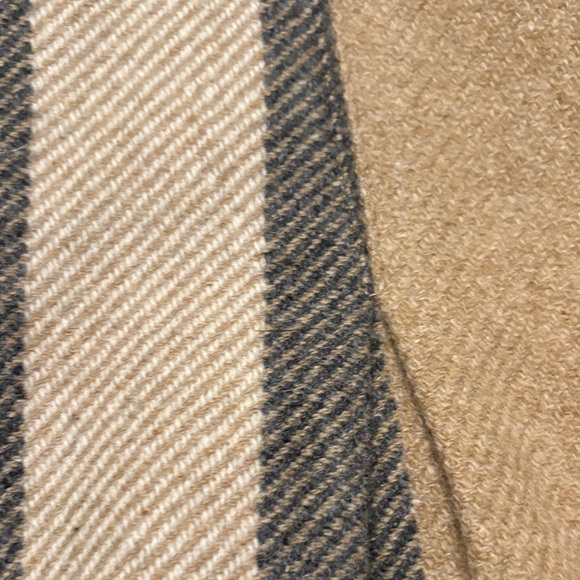 Burberry Plaid Tan and Black wool Women's Skirt - Picture 5 of 8